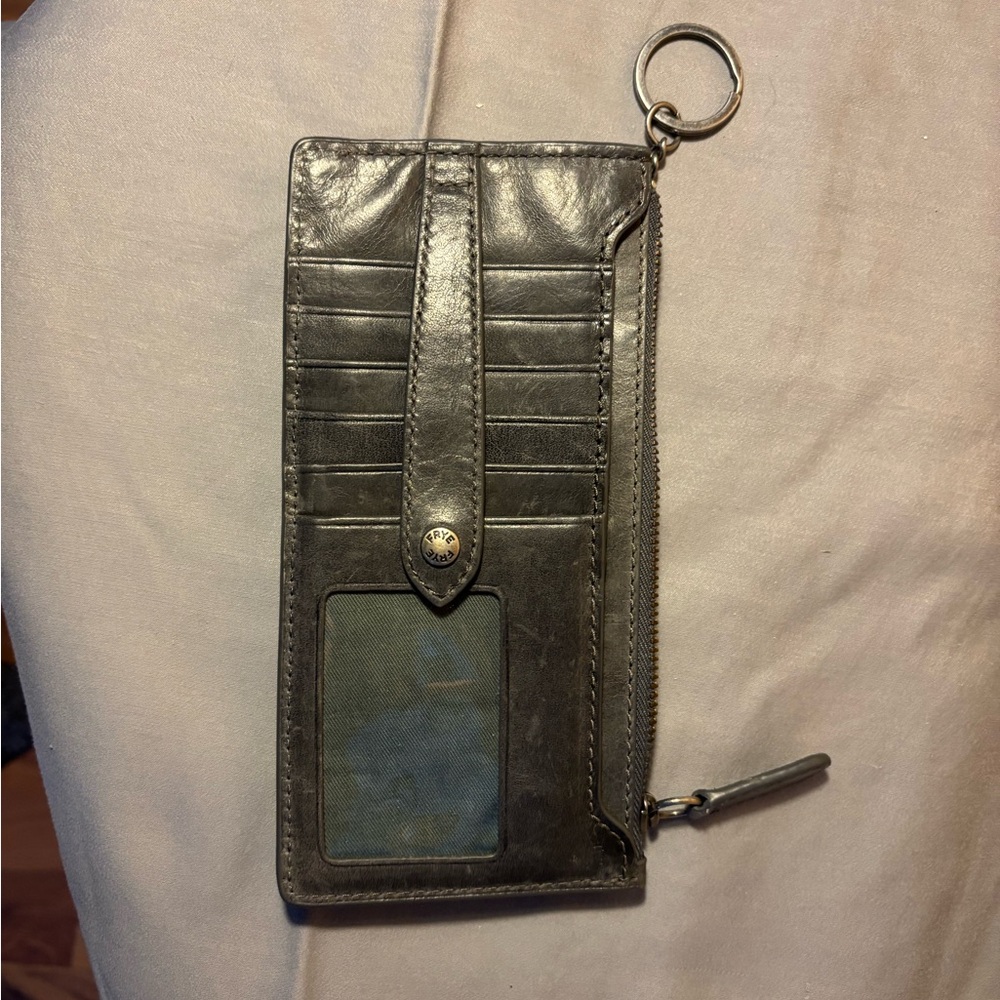 - Frye wallet